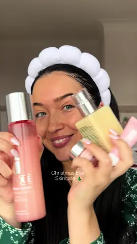 Cosy Christmas Eve Skincare ☁️🎄just in time for tomorrow’s festive glam 💄 #skincareroutine #eveningroutine #eveningskincareroutine #moisturesurge #cliniqueskincareroutine #cliniqueskincare #christmaseveroutine 