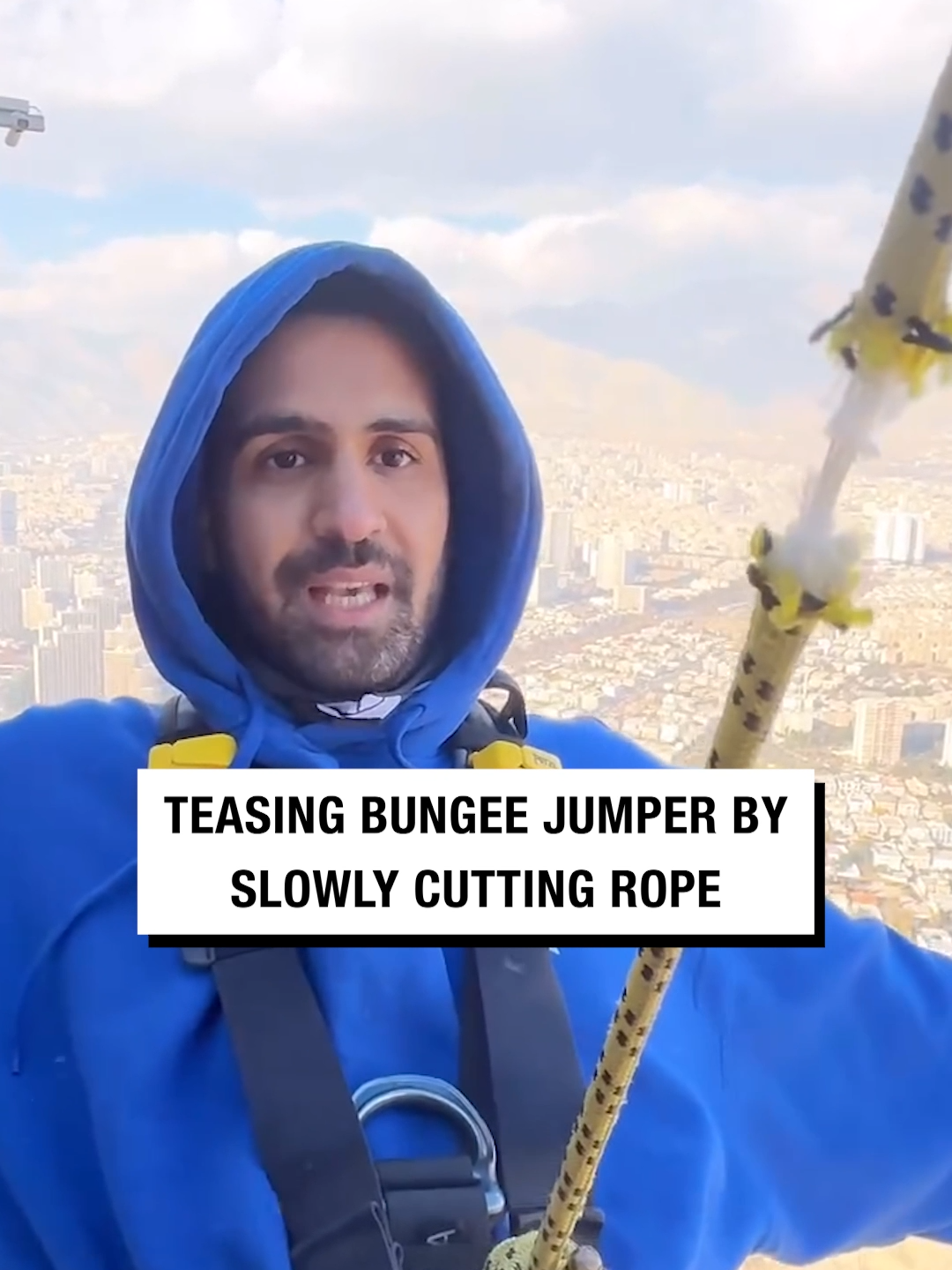 This rope is like my patience 🤣 🎥 mm_seyednaseri #UNILAD #fyp #foryou #foryoupage #bungeejump #bungee #adrenaline #heights
