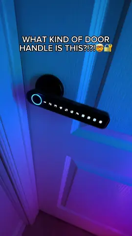 HOW IS THIS EVEN POSSIBLE?!!🤯🔐😍 #fingerprintdoorlock #privacy #fypシ #mywhome #security 