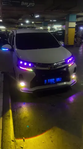 Ketemu di jalan sapa bos 😅#avanza_modification #avanzaveloz2021_fyp #avanzamodifikasi #avanzamodif #avanzaupgradeveloz2020 #avanza 2010 modifikasi ganteng 