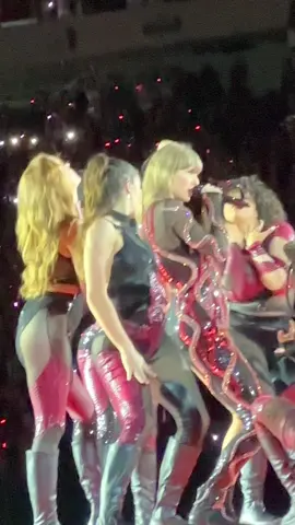 baddies #reputationtaylorsversion #speaknowtaylorsversion #taylorswifterastour #taylorswifterastour #fyp #1989TaylorsVersion 