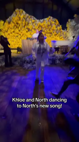 Khloe is so fun!! #khloekardashian #northwest #misswestie #kardashianchristmasparty #christmaseve 