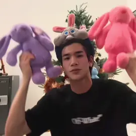 Vừa Fotiuoi vừa Jellycat!!! Có thể là cứ đáng iu mãi luôn #fourthnattawat#โฟร์ทณัฐวรรธน์ 