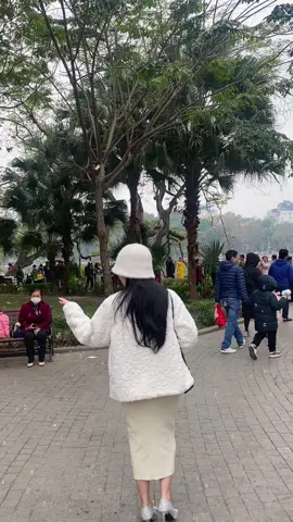 Những người đã rời đi, đã dạy cho em những bài học đáng quý. Những người vẫn ở lại, cảm ơn tất cả vì đã luôn bên cạnh em đến bây giờ. Đời là những chuyến đi và chuyến đi nào thì cũng đáng nhớ. Khép lại 1 năm đi dù ít nhưng để lại rất nhiều kỉ niệm 🫶🏻  yêu các bạn của tui#xuhuongtiktok #fypシ 