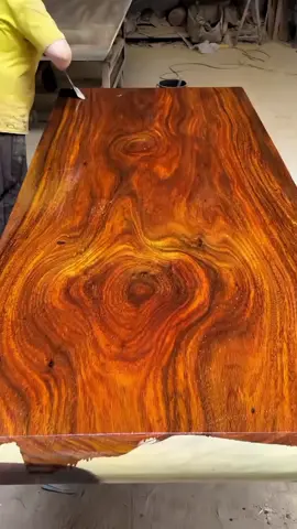 Pengkilap Kayu Furniture dan pernis plistur kayu beewax#furniture #pengkilapmeja #pengkilapkursi #pengkilapfurniture #pengkilapkayu 