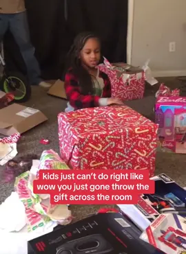 She was soo happy about her phone #Fyp #viral #foryoupage 