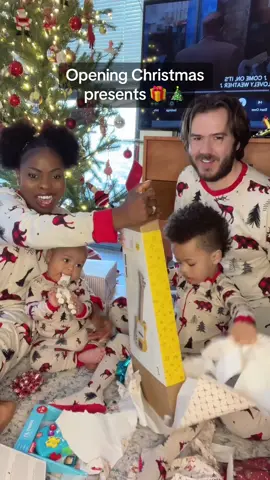 Full video on our YouTube channel (The Murer Family) @Boom thanks for all the presents and I’m sorry I didn’t get you anything 😢❤️🎄 #merrychristmas #husbandsoftiktok #christmaspresents #openingpresents #familytime 