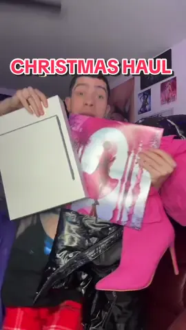 Haul Time 😍🎄 IG: amir.karaman 🦋 #viral #christmashaul #christmas #shock #mac #apple #pinkfriday2 #barbz4life #foryou #fyp #fypシ #music #grateful #merrychristmas #haul #clothes #fashionnova #barb #barbz #nickiminajpinkfriday2 #vinyl #imacbookair #mom #present #gifts #gift #album #music #shook #shock #heels 