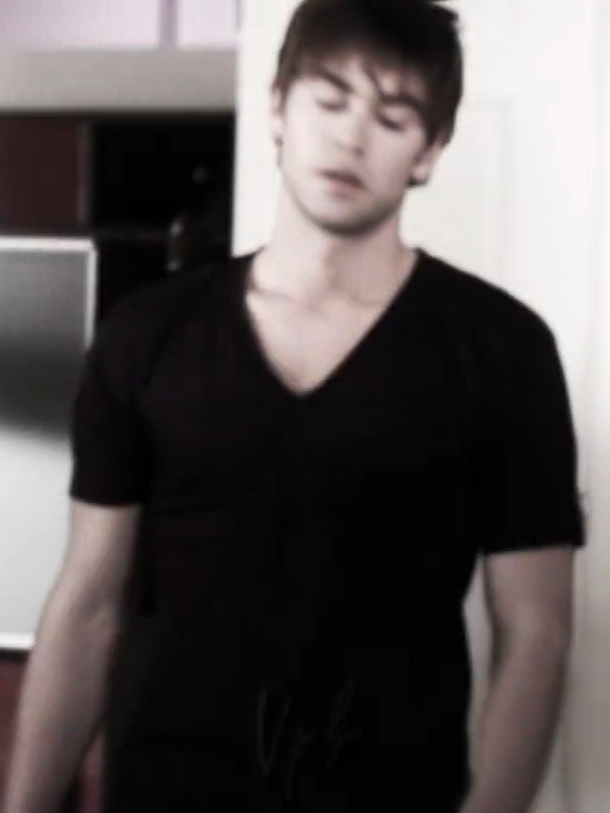 he sadly wasn't under my tree ): || #natearchibald #natearchibaldedit #gossipgirl #gossipgirledit #chacecrawford #foryou #fyp #viral #edit