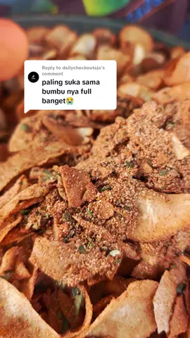Replying to @dailycheckoutaja full bumbu keripik singkong pedas jingkar Daun jeruk #fyp #keripikkitaazizah #keripikkita #fullbumbu #cemilankitamartapura #cemilanviral #cemilankita 