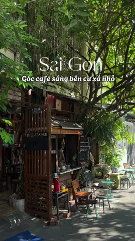 Tớ vừa phát hiện ra góc cafe sáng cực chiu bên cư xá nhỏ. Nơi có nắng sớm lấp lánh xuyên qua kẽ lá, rớt xuống mặt đất. Nơi được bao phủ bởi tán cây xanh mát. Một nơi thích hợp để bắt đầu ngày mới cùng nhau 🍃 #langthangcafe #cafe #coffeee #reviewcafe #ancungtiktok #LearnOnTikTok #xuhuong #viral 