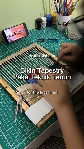 #weaving seru bgtt!! (kalo lg gabut) hehe 🪡🧵🧶☕️ #diytapestry #tapestry #tenun 