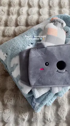 ❄️⛅️Definitely best essentials j cozy winter !!!#cozyathome ## hotwaterbottle #wearableblanket #wearablehoodie #movienight #fluffyblanket #wintervibes #spotlight #tiktokmademebuyit #festivesale 
