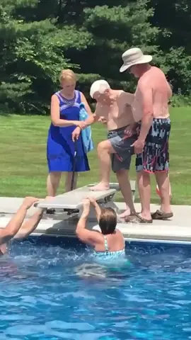 Veteran, 95, shows boy how to be brave 💪 #shorts #soldier  #soldiercominghome #military  #shorts