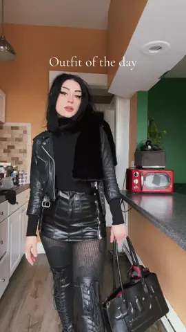 OOTD. #altstyleinspo #gothfashioninspo #gothwinterfashion #gothstyleinspo 