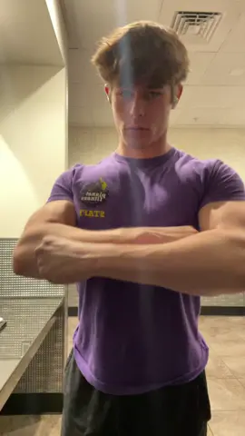 Smallest pf employee #fyp #gym #natty 