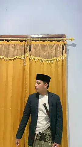 salam beccean. reng seppo ben tartan sadejeh #tradisimadura #madura #sandurmadureh S #sukumadura #madurapride #salamsettongdere #sampang #pamekasan #sumenep #bangkalan #fyp #xyzbca #foryou #soundmadura #viral #rengmadureh #suramadu #pulaugaram #madura #beranda #madurapride 