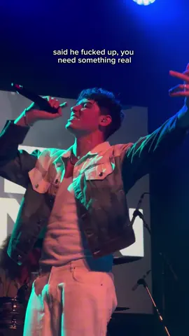 This was so fun to play live… who wants to see an OC show next year? #olivercronin #chaseatlantic #intoit #remix #liveperformance 