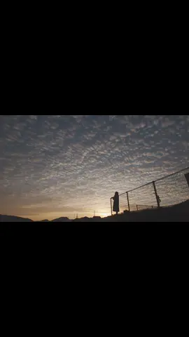 うろこ雲。 #小瀬村晶 #AkiraKosemura  #香川 #香川県 #morning #朝  #雲 #冬 #winter #日本 #Japan
