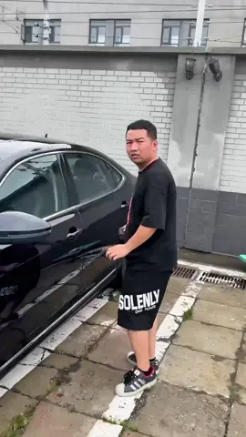 When you can't open the car door, after watching this video, I will tell you a solution!#driving  #tips  #howto  #manual  #skills  #car