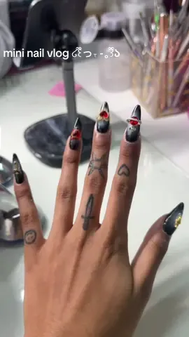 i love being a girl ໒꒰ྀིっ˕ -｡꒱ྀི১ nail tech: @nailsby_hermz 🎀 #nailvlog #minivlog #SelfCare 