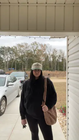 need this hat in every other color 🫶🏻 #fyp #fypシ #onetwelves #onetwelveshat #contentcreator #contentcreatorsoftiktok #microinfluencer #influencer #louisianamua #OOTD #hathairstyles #hatoutfit #hatoutfitinspo #groceryshoppingoutfit #ootdinspo #style 