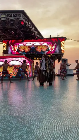 Ragam seni pertunjukan Bali #tarikecak #barongan #barongbali #kecakdancebali #budayabali #kesenianbali #bali #atlas #atlasbali #atlasbeachfest #atlasbeachclub #atlassuperclub #fypシ゚viral #fypシ #indonesia🇮🇩 #sunset #beach #beachclub 