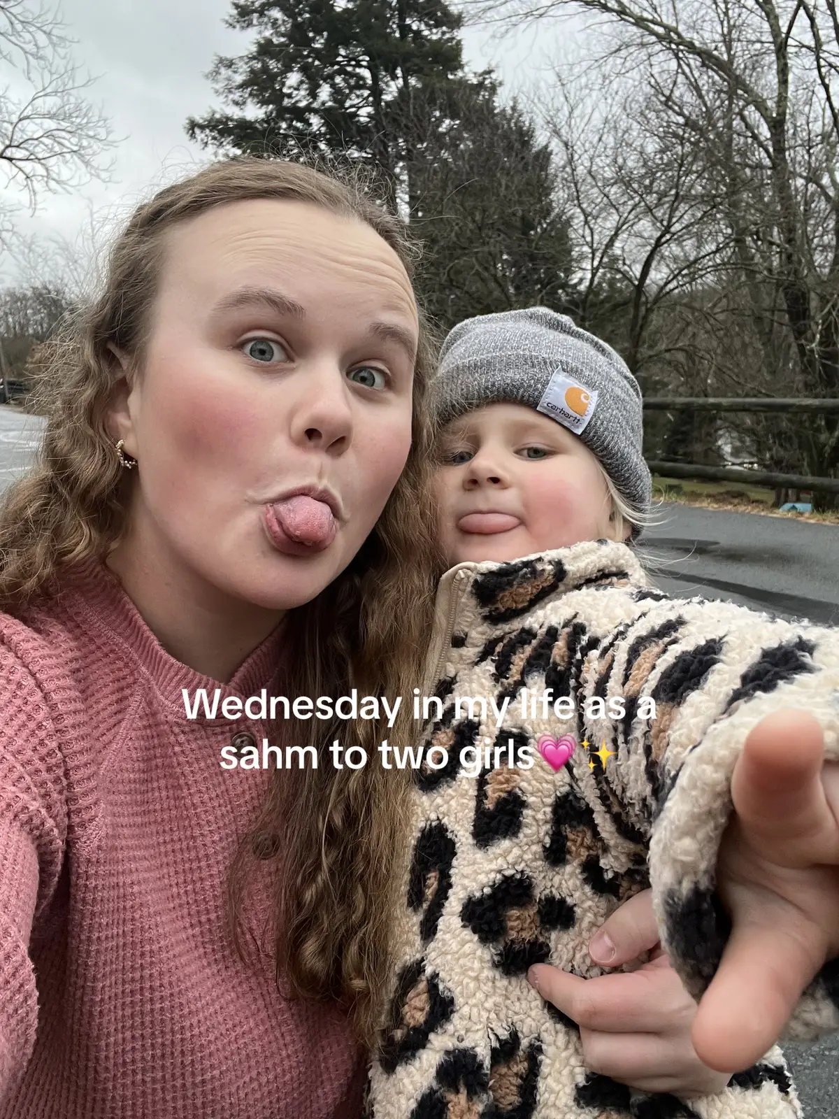 I did not realize how bored my oldest was with her toys until Santa came and she’s played so well again finally #wednesday #wednesdayvibes #ditl #ditlofasahm #minivlog #sahmlife #youngmom #