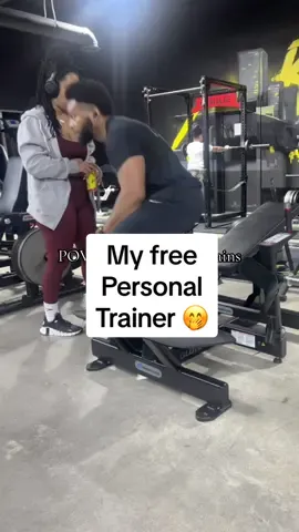 He’s coming in handy 🤭🫶🏽  #gymcrushes #gymcrush😍🤪 #blackfitnessgirls #blackgirlfittness #blackgirlfittnes #gymtokers 