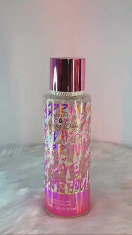 perfume with shimmer for my girlies out there!⋆˚✿˖°₊♡ ˖˚๋⭑ #springdaysperfume #springdaysperfumeforwomen #perfumeforwomen #shimmer #perfumerecommendations #perfume #fyp #foryou #ugcsamplevideo #ugcperfume #ugccreator 