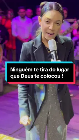 Ninguém te tira do lugar que Deus te colocou ! #vitoriasouza 