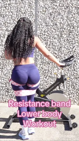 Try out this #resistancebandworkout #bootybandburnerwithkaylag & lmk how the burn is after 🔥 🍑  Bands : www.shapedbykaylag.com  #resistancebands #resistancetraining #workoutroutine #Fitness #lowerbodyworkout #bikeworkout #houstontrainer #femaletrainer #houston #KaylaG #glutesworkout #blackgirlfitness #girlfitness 