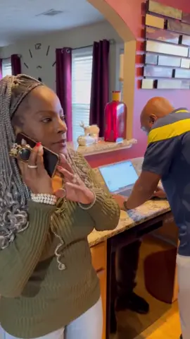 Sherman answers his Wife’s phone when Que calls! #Kountrywayne #kountrywaynecomedy #kountrywayneskits #foryou #viraltiktok 