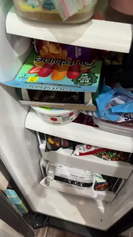 Emma loves a cozy night with her @Outshine Snacks frozen fruit bars!   We dont feel bad giving them to her since they are 100% fruit! #outshinesnacktime #cozynightin #cozywinter 