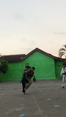 siswanya keras ternyata😭#anandadeva #pusatmadiun #kerasakti #fypシ゚viral 