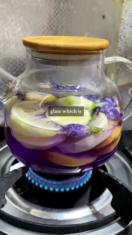 perfect gift for tea lovers! Locaupin Teapot Maker with removable spout filter!  #teapot #glasspitcher #waterdetox #detoxdrink #glasskettle #waterpitcher #glassteapot 