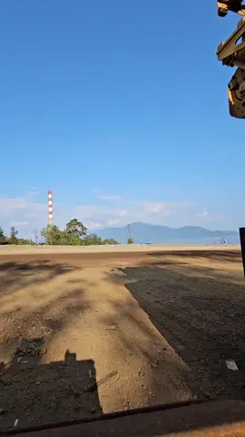 jika kamu tidak merasa bahagia pada hidupmu lihatlah ada seseorang yang bahagia karena adanya kamu #alatberatindonesia #stc1000c #sanycranemobile #fyp  #sany #operatorcraneindonesia #crane #craneoperator 