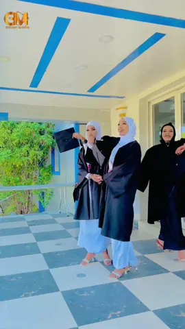 Congratulations 🎓🥳Dhamaan Ardayda Qalin Jabisay Iyo ardayda kleba in ay Golden Media Ay Diyaar Idinla tahy in ay idiin qurxiso Xaflafaha ,Aroosyada,Dhalashooyinka, IWM.📸🎥🎓🎉🛍️