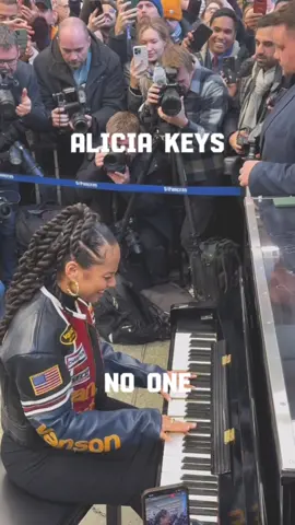 No One - Alicia Keys video credit @Vin  You and me together Through the days and nights I don't worry 'cause Everything's gonna be alright #fyp #aliciakeys #noone #lyrics #foryou #music #viral #singing #performance #foryoupage 
