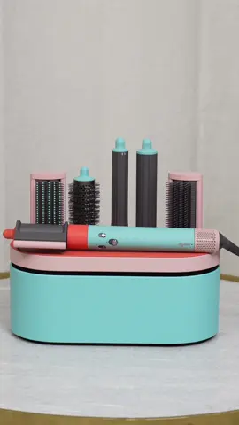 Una de mis herramientas favoritas: Dyson Airwrap, este es el diseño color pop y he de decir que me encanta 😍  ¿A vosotros que os parece? #mariaroberts #dysonairwrap #hairstyle #fvp #parati #tiktok 