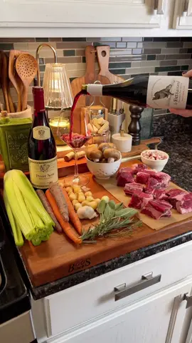 My rendition of Julia Child’s Bœuf Bourguignon. Final video of 2023, what a year! Thank you! 🍾🥂  #beefbourguignon #bœufbourguignon #juliachild #cozycooking #comfortfood #frenchcooking #dutchovencooking #yum #fyp 