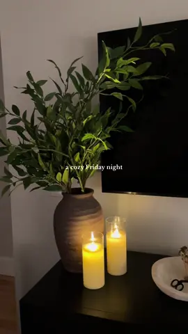 a rainy night in #fridaynight #fridaynightin #mynight #rainyday #nightvlog #fridaynightdinner 
