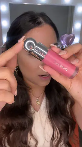 Probando el blush de @Rare Beauty por primera vez en el tono happy • primeras impresiones en el video 👀 pero aseguro que no decepciono en lo absoluto y no he parado de usarlo todos estos dias! Lo amo 😮‍💨 #rarebeauty #rarebeautyblush #creamblush #liquidblush #sephora #maketok #makeuptok #probandomaquillaje #primerasimpresiones #maquillajeviral #viralmakeup 