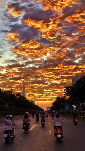 Sunset and you,I like both of them. #sunset #fyp 