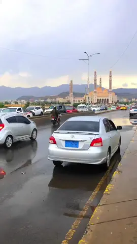 وقلت سامح الله من بلاني احب صنعاء 🇾🇪 محمد عبده احب صنعاء ولي في العشق صنعاء🌹🌷 ❤️