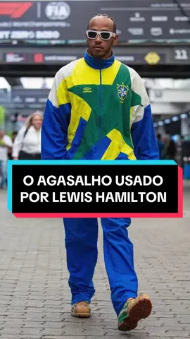 Simplesmente o conjunto usado por Lewis Hamilton acompanhado de uma ótima história contada pelo dono dessa relíquia, o brabo Cássio Brandão. #lewishamiltonbrasil #futebol #camisadetime #selecaobrasileira  #camisadefutebol #lewishamilton  #camisaretrodetime #agasalhodetime  #colecionadordecamisasdefutebol 