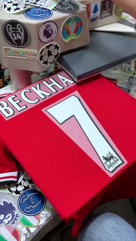 Customized Manchester United Beckham Premier League jersey for the 9899 season, nostalgic for the Red Devils retro#manchesterunited #beckham #retrojerseys #redbevil #football #soccerjersey #soccerplayer #footballshirt 
