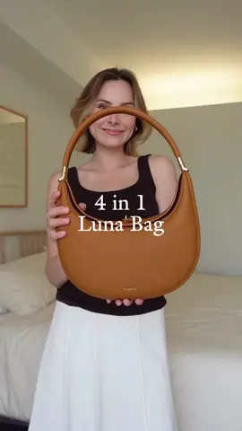 The ultimate versatile bag that deserves to be added into your 2024 wardrobe🔥 Shop Luna Bag via link in bio. Video by @shannonleeman ❤️ #songmont #lunabag #songmontlunabag #hobobag #trendybag #newyeargift #giftforher 