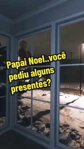 Olha esse papai Noel. Megalofobia. #grande #megalofobia #suspense 