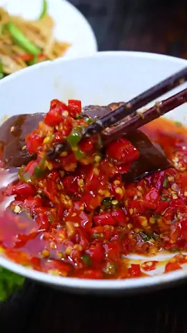 The big elbow that grandma taught me to stew with dog eggs was so mushy that the skin melted when I sipped it [Fanpi Brothers] - Rural Home Cooking - My Hometown #comedyvideo #foodfunny #chinesefood #mukbang 